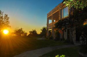 Pohľad na východ alebo západ slnka z apartmánu alebo blízkeho okolia