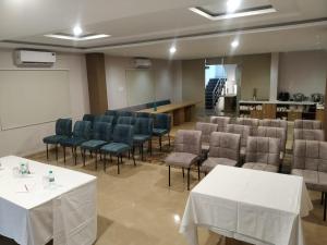 Gallery image of Hotel Mumbai House-LIG Behind CHL Hospital in Indore
