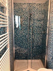 A bathroom at Harmony Affittacamere Még 37 kép