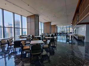 成都雅诗阁秦皇服务公寓餐厅或其他用餐的地方