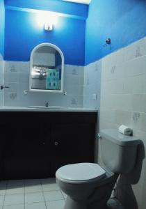 Ein Badezimmer in der Unterkunft Twin Fin Plaza