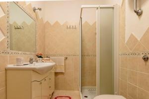 A bathroom at Dimora Teatro
