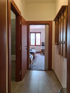 Łóżko lub łóżka w pokoju w obiekcie hotel KORUNA
