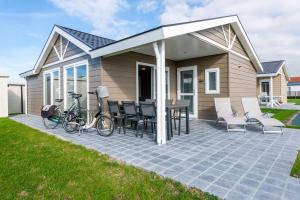 Galeriebild der Unterkunft Luxe cottage met fietsen, airco & infrarood cabine in Knokke-Heist