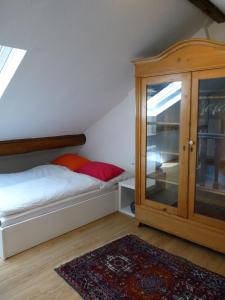 Giường trong phòng chung tại Ferienhaus Barbarasegen