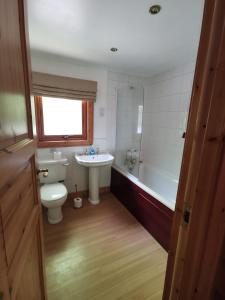 A bathroom at Fern Lodge