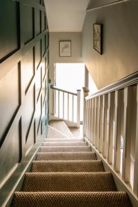 Gallery image of Stylish one bedroom Cotswold Coach House Tetbury in Tetbury +28 photos