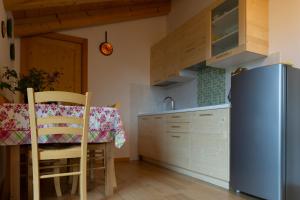 Kuchyňa alebo kuchynka v ubytovaní Agritur Maso Rauter