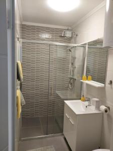 Koupelna v ubytování Apartmant Bionda Novi Vinodolski, cozy and nice apartment for 4 people in the city center