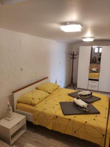 Postel nebo postele na pokoji v ubytování Apartmant Bionda Novi Vinodolski, cozy and nice apartment for 4 people in the city center