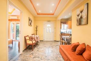 A seating area at Bozikis Apartments