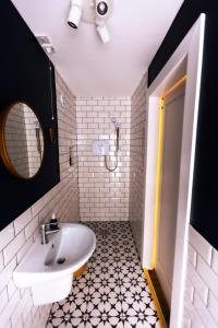 Ванная комната в Stay Barrow Blueway - The Stables