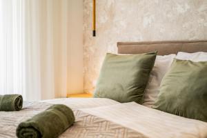 Posteľ alebo postele v izbe v ubytovaní MyFlat Coral 64 Premium Apartment