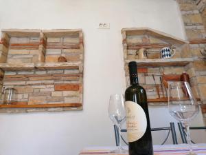 Nápoje v ubytování Nice Apartment Montepozzo with Private Garden