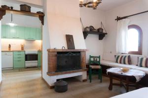 A kitchen or kitchenette at Villa Mitsa with stunning view on the Argassi hill