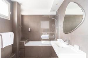 Koupelna v ubytování Hôtel Vauban Briançon Serre Chevalier