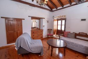 O zonă de relaxare la Goulas Traditional Guesthouse