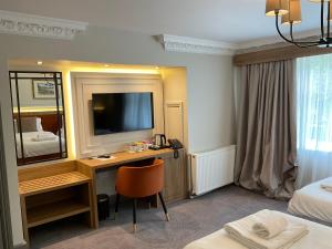 Gallery image of Old Mill Hotel & Lodge in Bath