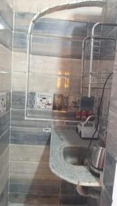 Koupelna v ubytování Aziza House