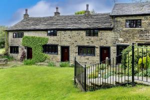Gallery image of Finest Retreats - Ellen's Cottage in Bury