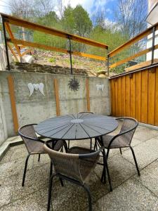 Patio lub wspólna przestrzeń na świeżym powietrzu w obiekcie Apartmány Herc