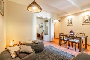 Posedenie v ubytovaní Mercato di Sant'Ambrogio cozy apartment