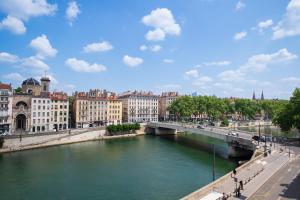 Gallery image of HONORÊ SUITE SAINT PAUL in Lyon