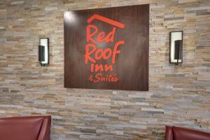 Certifikát, hodnocení, plakát nebo jiný dokument vystavený v ubytování Red Roof Inn & Suites Newport - Middletown, RI
