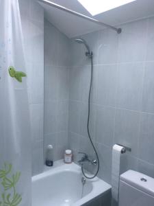 A bathroom at Dúplex 6 plazas para desconectar de la rutina