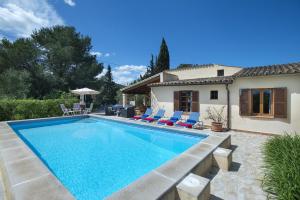 Bazén v ubytovaní Owl Booking Villa Teo - Rustic Stay alebo v jeho blízkosti