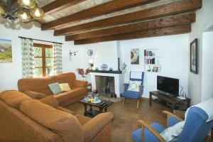 Posedenie v ubytovaní Owl Booking Villa Teo - Rustic Stay