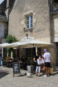 Gallery image of gite de la rue droite in Turenne