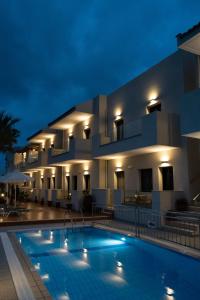 The swimming pool at or close to Aspri Petra Apartments