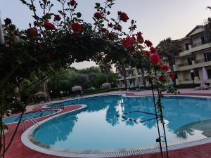 Bazén v ubytování DAMIA HOTEL Apts nebo v jeho okolí