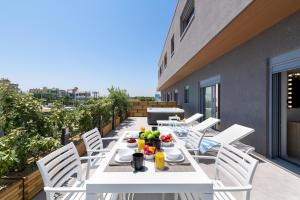 Balkón nebo terasa v ubytování Rhodes SkyLine Suites