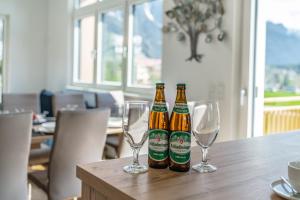 Nápoje v ubytovaní Appartement Alpengefühl am Dachstein