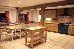 Kuchyň nebo kuchyňský kout v ubytování The Coach House Barn - Valley Farm