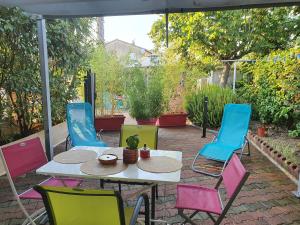 Ein Garten an der Unterkunft Villa les palmiers -Stretta di i mandarini