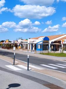 Galeriebild der Unterkunft Appartement restauré à 50 m de la plage in Saint-Hilaire-de-Riez