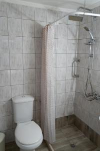 A bathroom at Aspri Petra Apartments
