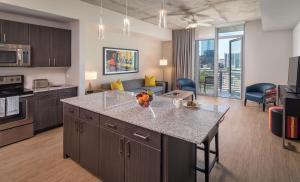 Kuchyň nebo kuchyňský kout v ubytování Club Wyndham Austin
