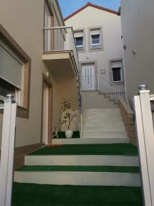 Budova, v ktorej sa apartmán nachádza