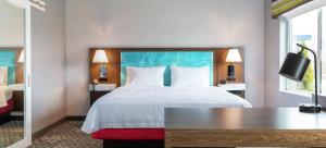Postel nebo postele na pokoji v ubytování Hampton Inn & Suites Dalhart
