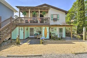 Gallery image of Ocean Isle Beach Studio with Patio - 1 Mi to Pier! in Ocean Isle Beach