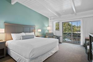 Кровать или кровати в номере Best Western Plus Santa Barbara