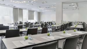 Viðskiptasvæði og/eða fundarherbergi á Dorint Hotel Dresden