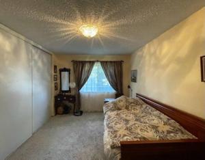 A seating area at Spacious 2 bedroom 2 bath condo in the heart of Silicon Valley