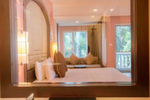 Photo de la galerie de l'établissement Grand Pacific Sovereign Resort & Spa, à Cha Am 46 autres photos