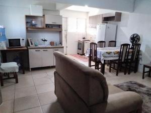 Kuchyň nebo kuchyňský kout v ubytování Apartamento térreo - 2 pessoas + 8 fotografií