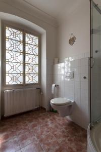 Ванная комната в Historic Spirit at Studio under the Prague Castle